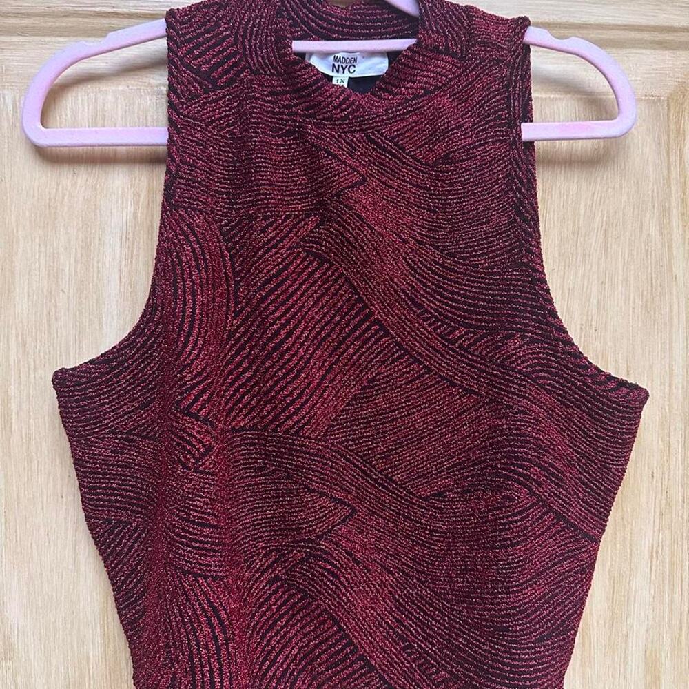 Madden NYC 1X Metallic Red Black Textured Sleeveless Top Y2K Glam